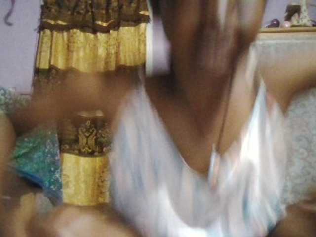 Aisah live cam on BongaCams