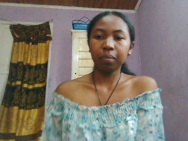 Aisah live cam on BongaCams