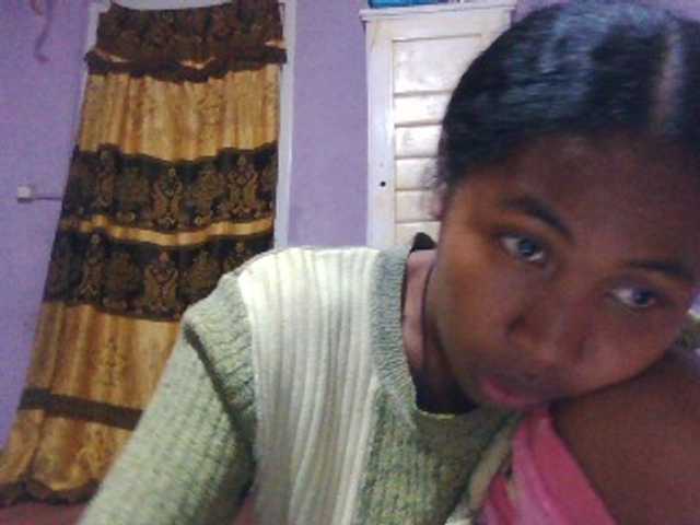 Aisah live cam on BongaCams