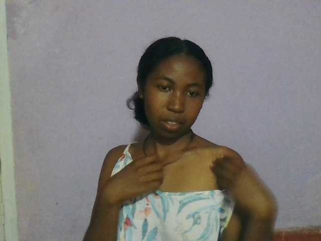 Aisah live cam on BongaCams