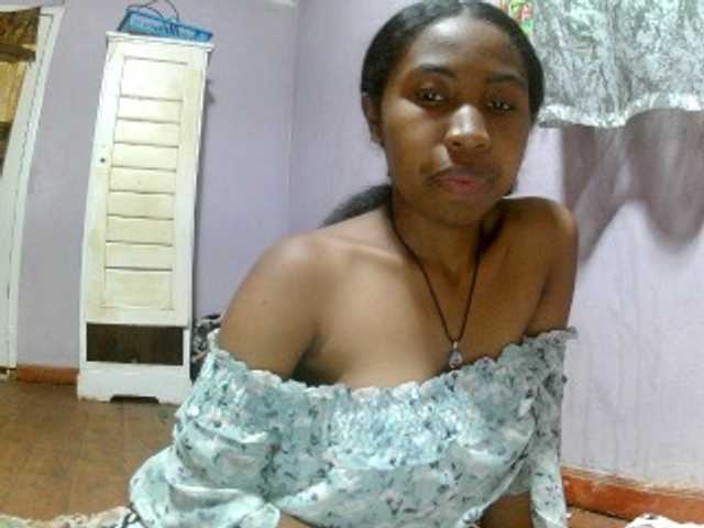 Aisah live cam on BongaCams