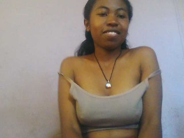 Aisah live cam on BongaCams