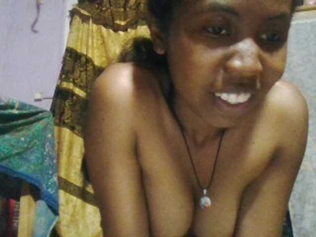 Aisah live cam on BongaCams