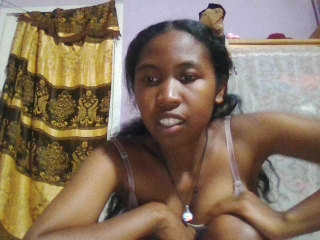 Aisah live cam on BongaCams