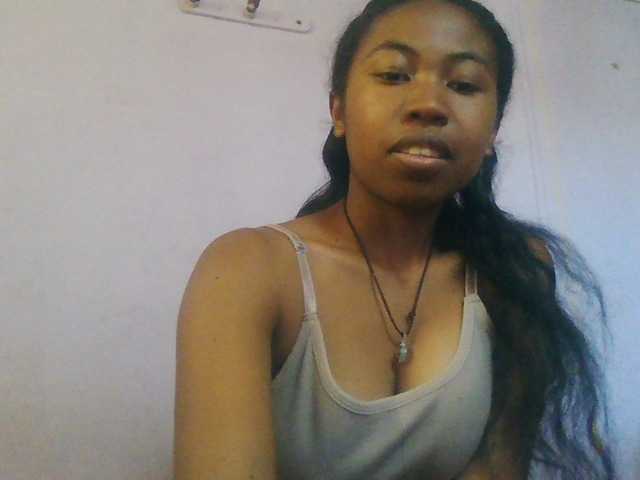 Aisah live cam on BongaCams