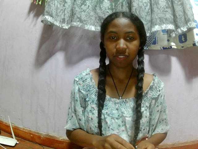 Aisah live cam on BongaCams