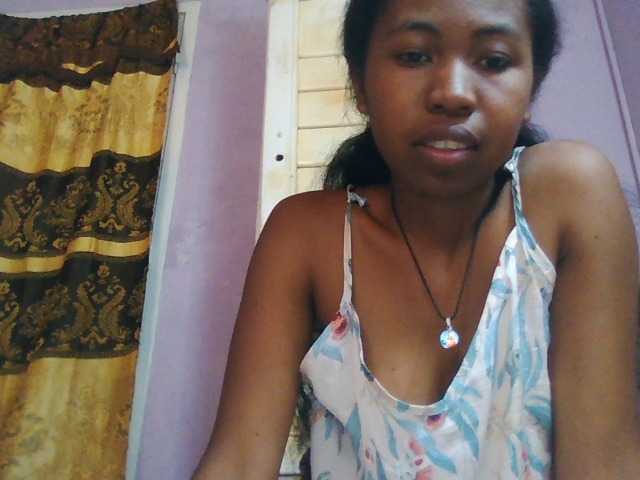 Aisah live cam on BongaCams