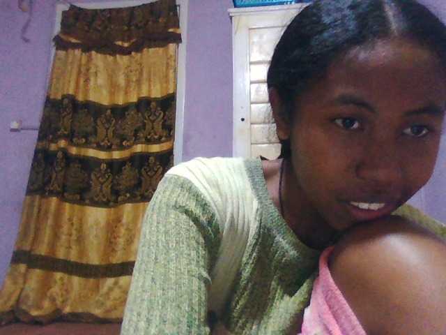 Aisah live cam on BongaCams