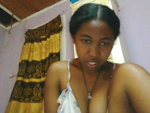 Aisah live cam preview