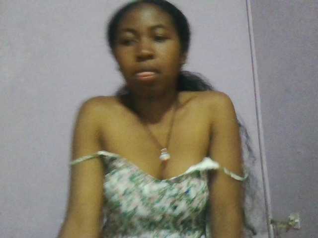 Aisah live cam on BongaCams