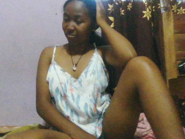 Aisah live cam on BongaCams