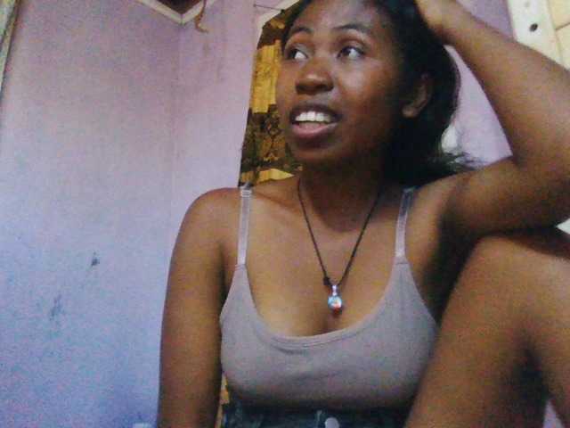 Aisah live cam on BongaCams