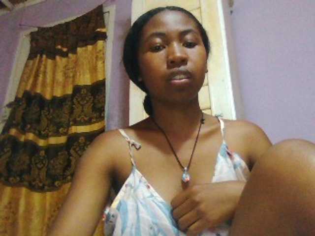 Aisah live cam preview