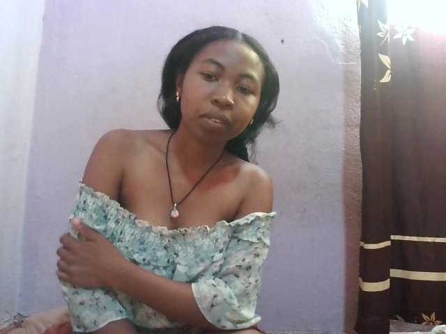 Aisah live cam on BongaCams