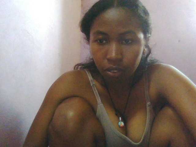 Aisah live cam on BongaCams
