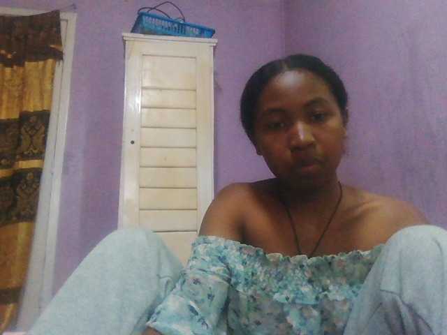 Aisah live cam on BongaCams