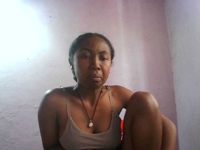 Aisah live cam on BongaCams