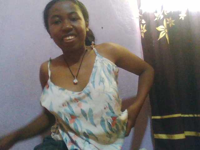 Aisah live cam on BongaCams