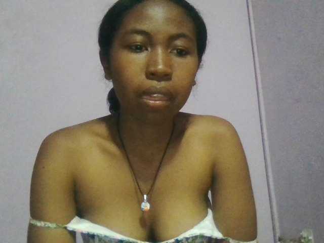 Aisah live cam on BongaCams