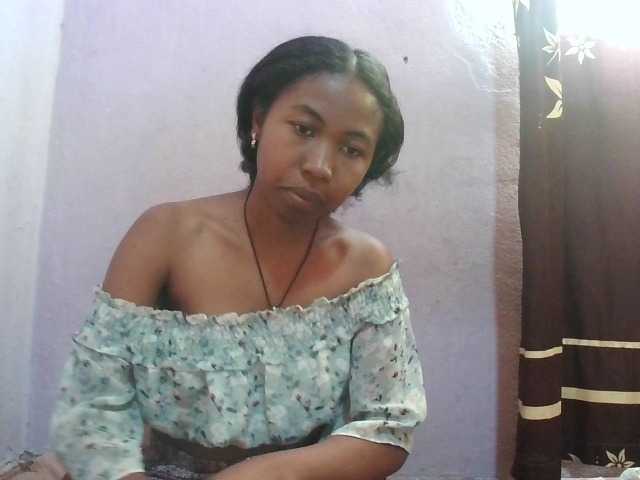 Aisah live cam on BongaCams