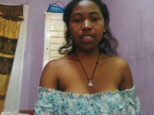 Aisah live cam on BongaCams