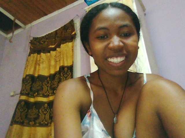 Aisah live cam on BongaCams