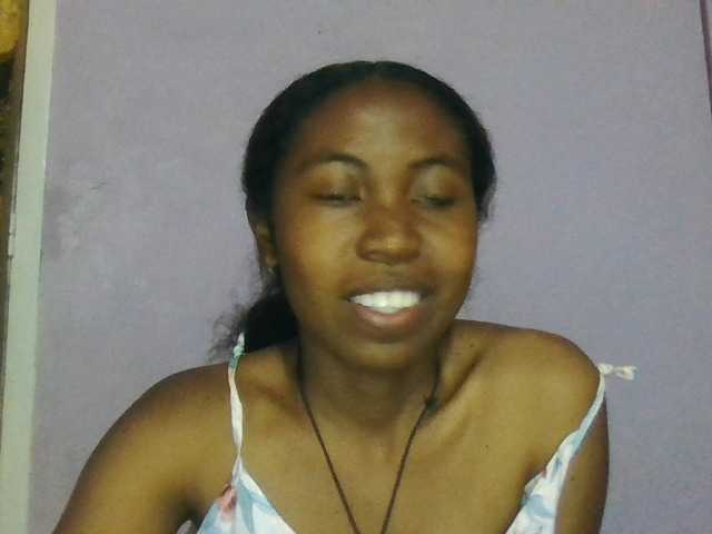 Aisah live cam on BongaCams