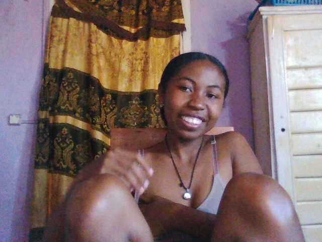 Aisah live cam on BongaCams