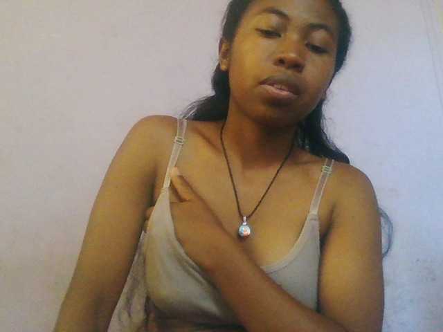 Aisah live cam on BongaCams