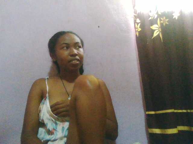 Aisah live cam on BongaCams