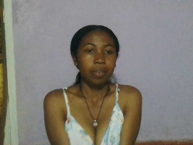 Aisah live cam on BongaCams