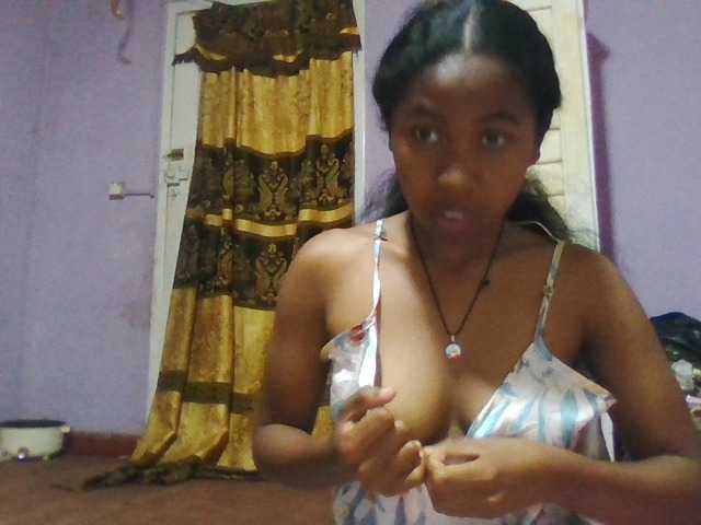 Aisah live cam on BongaCams