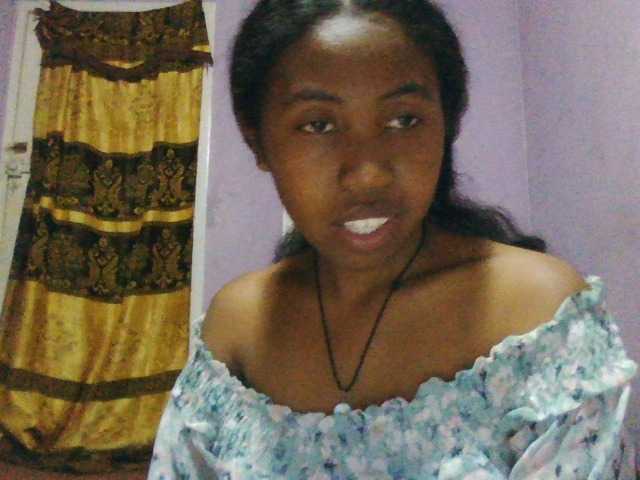 Aisah live cam on BongaCams