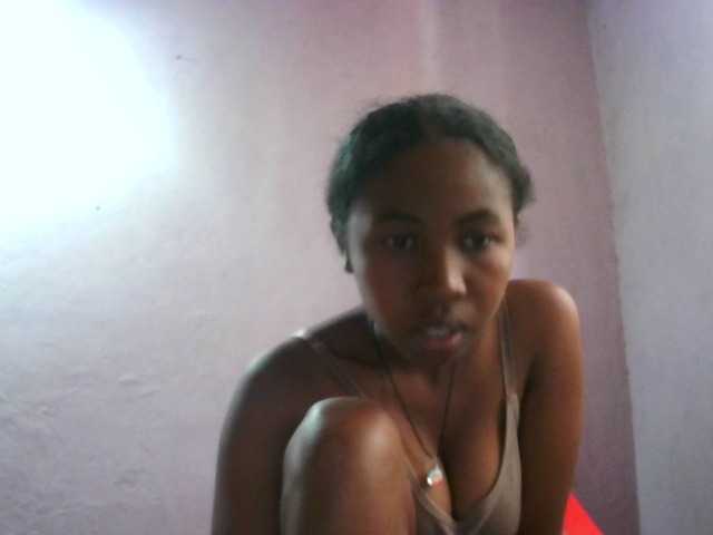 Aisah live cam on BongaCams