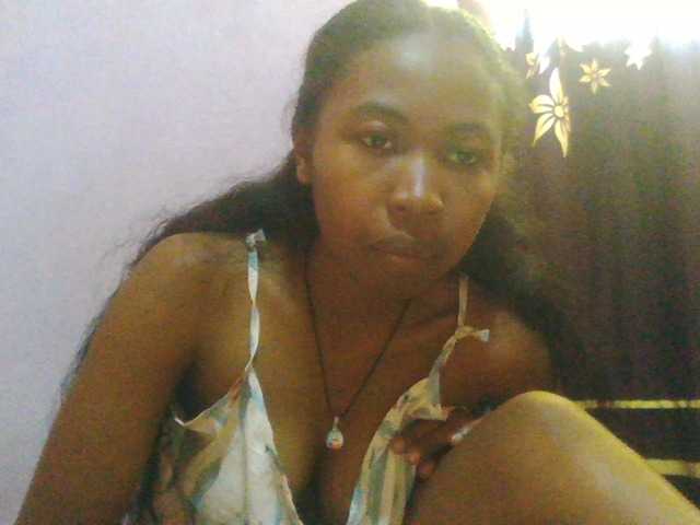 Aisah live cam on BongaCams