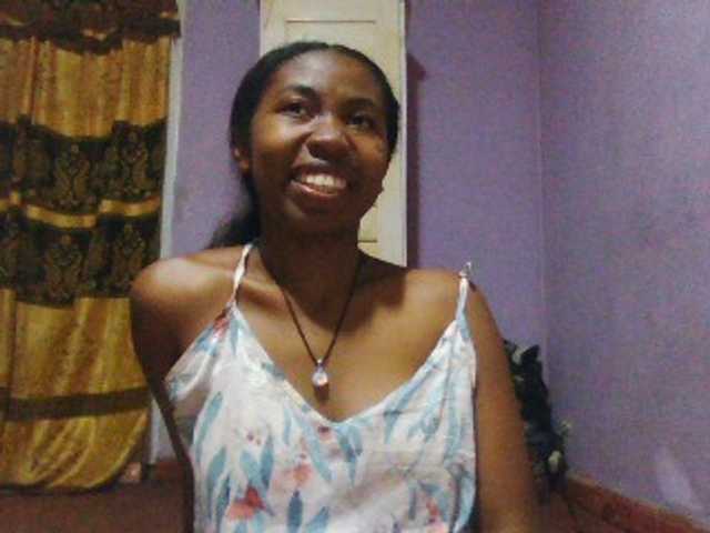 Aisah live cam on BongaCams