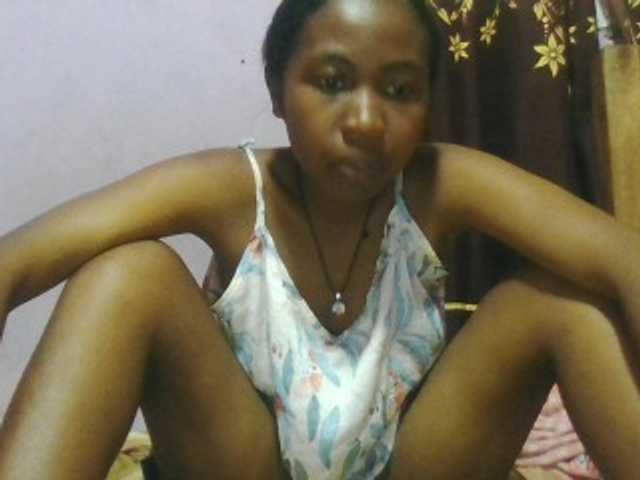Aisah live cam on BongaCams