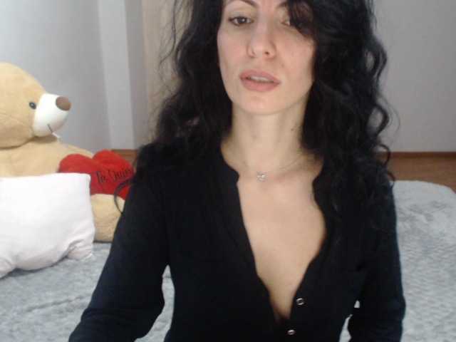Emmatool live cam on BongaCams
