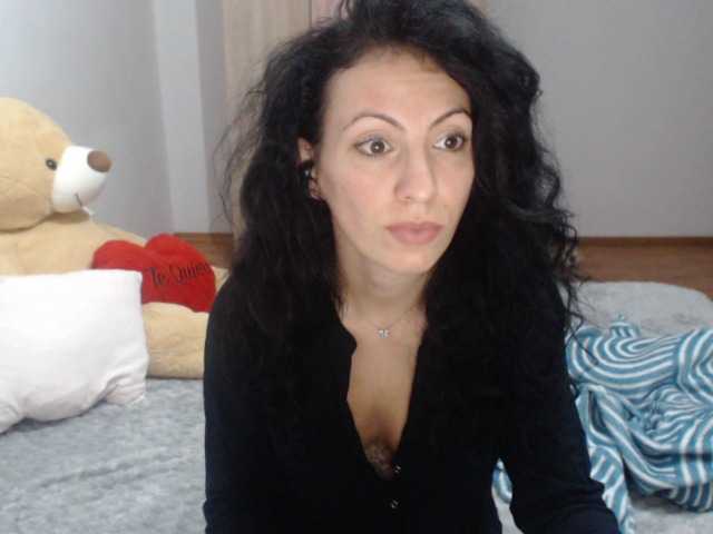 Emmatool live cam on BongaCams