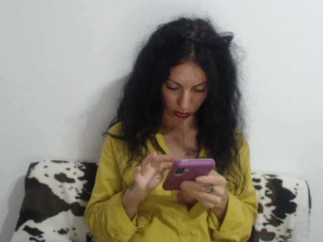 Emmatool live cam on BongaCams