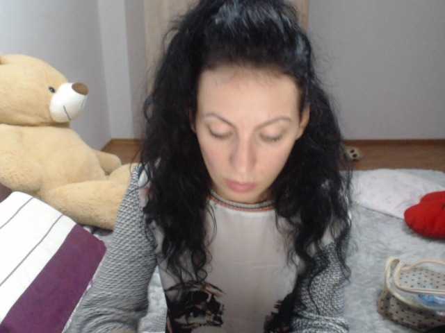 Emmatool live cam on BongaCams