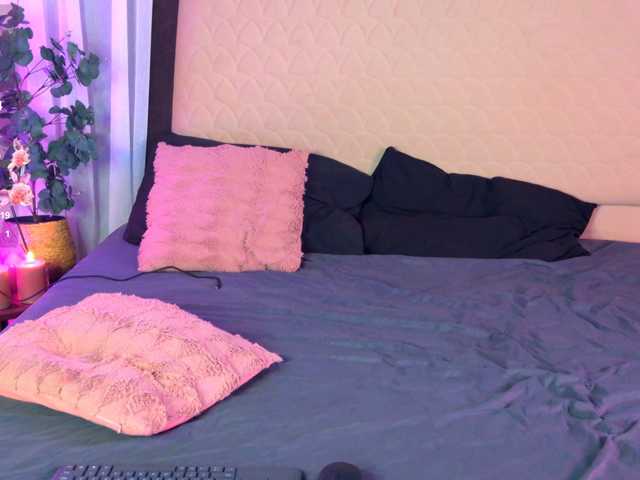 KissMeLola live cam on BongaCams