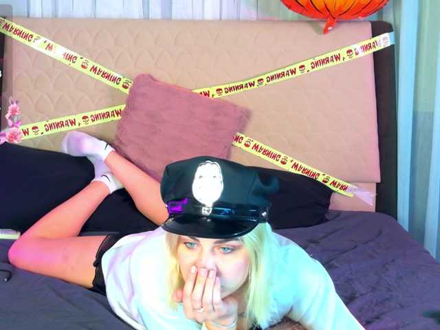 KissMeLola live cam on BongaCams