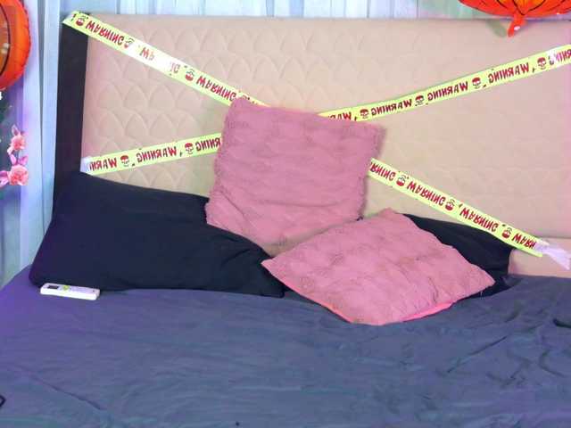 KissMeLola live cam on BongaCams
