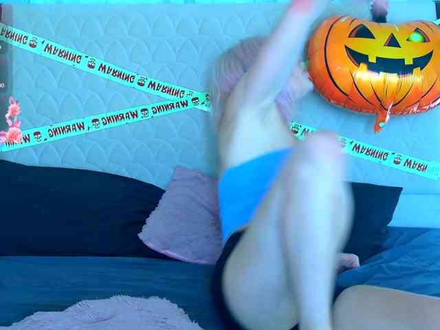KissMeLola