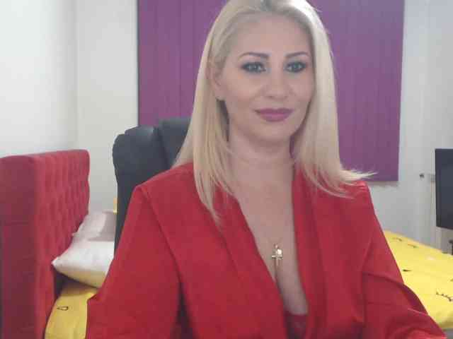 XxxIuliaxxtasyy webcam