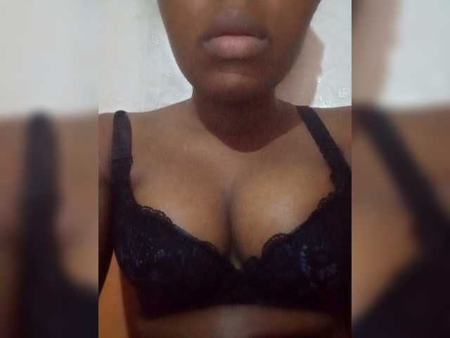 Sexy-Ara live cam on BongaCams