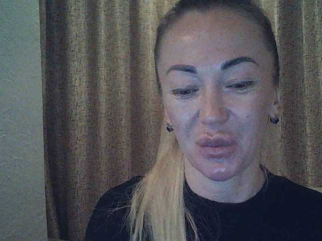 -Nolly--monni- live cam on BongaCams