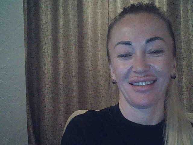 -Nolly--monni- live cam on BongaCams