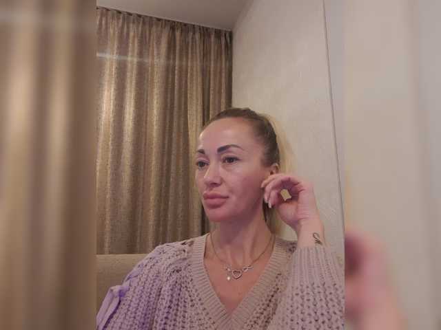 -Nolly--monni- live cam on BongaCams